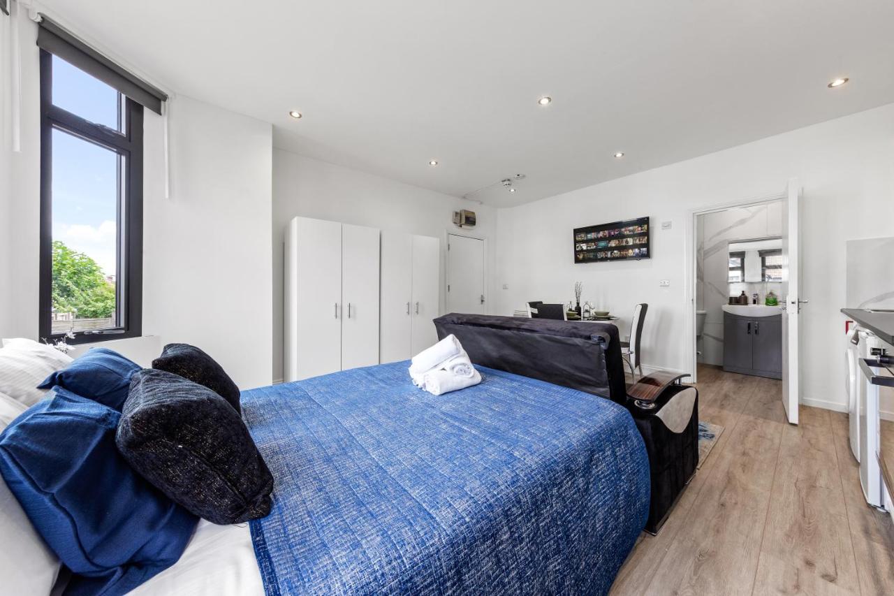 Comfy 1Bdr - 30Mins To Central Ldn - Parking The Hyde Екстериор снимка