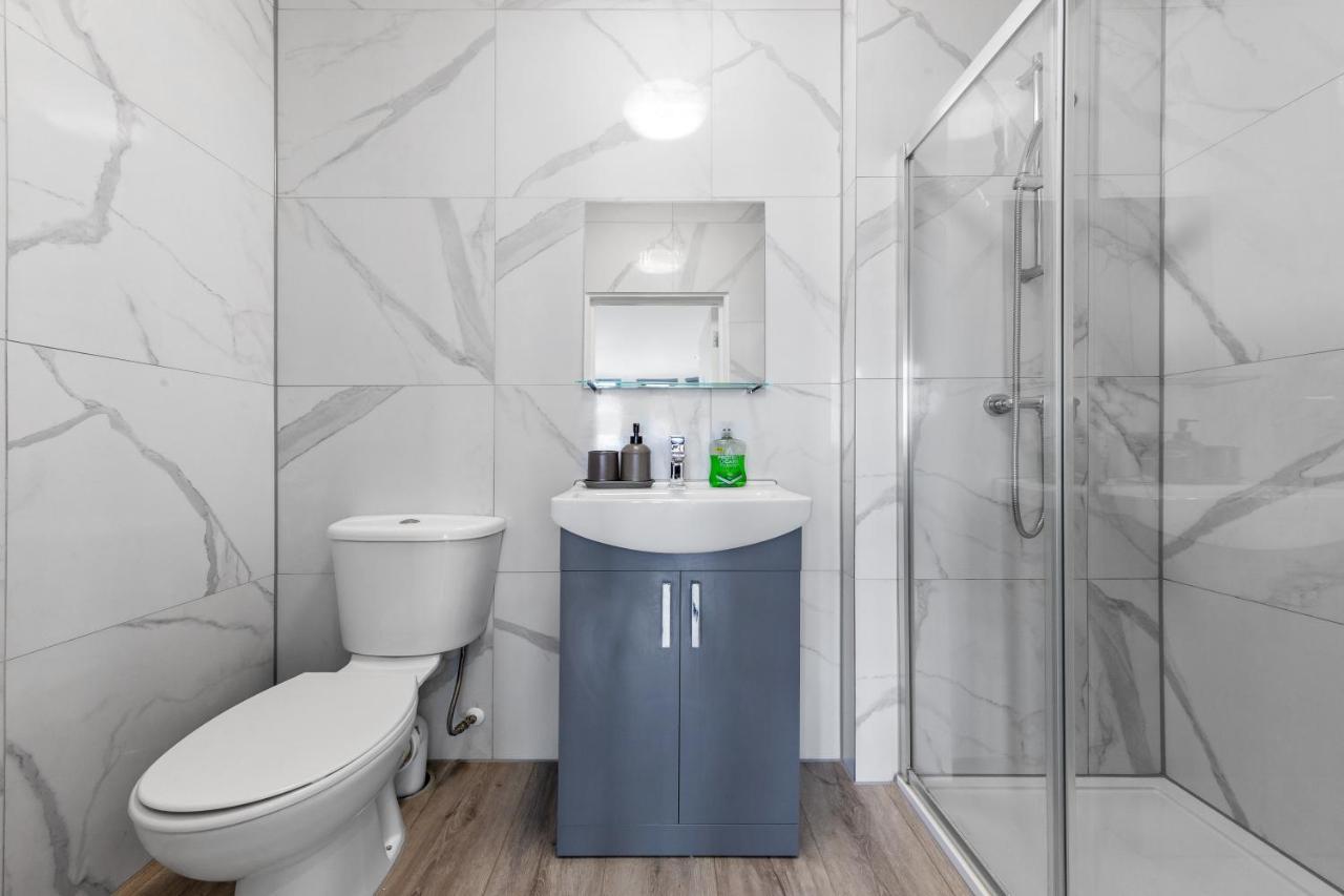 Comfy 1Bdr - 30Mins To Central Ldn - Parking The Hyde Екстериор снимка