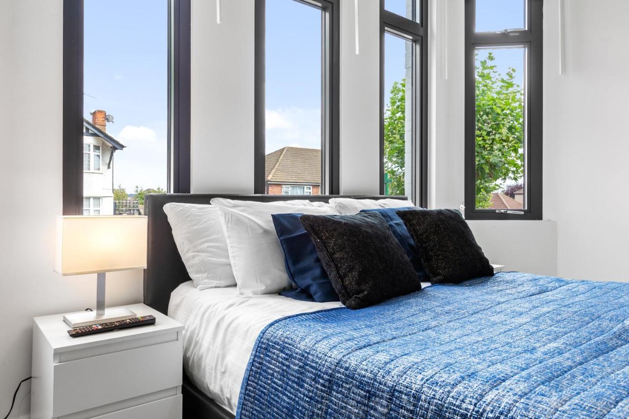 Comfy 1Bdr - 30Mins To Central Ldn - Parking The Hyde Екстериор снимка